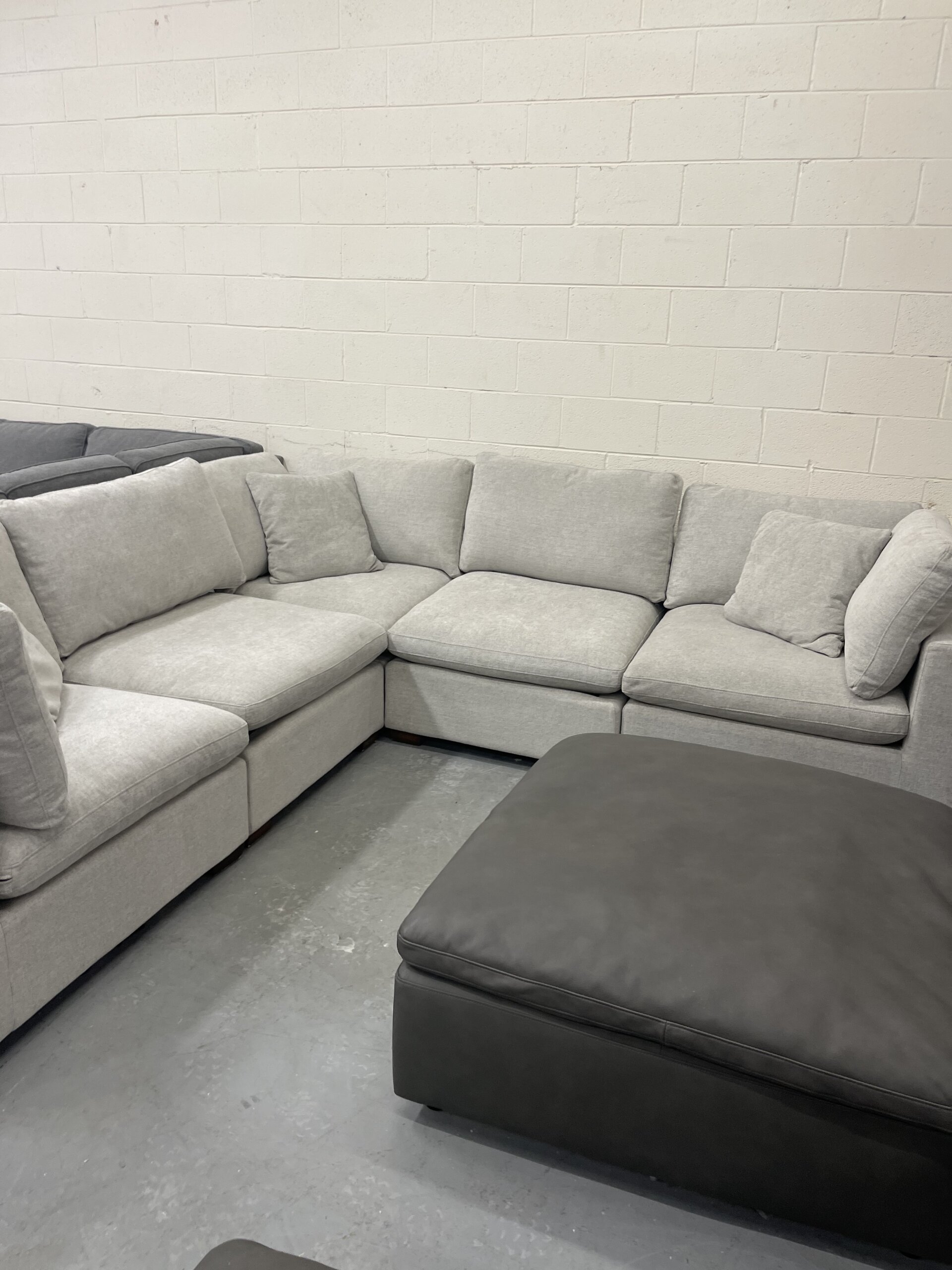 Thomasville Lowell 6-piece Fabric Modular Sectional, Gray - Photo 3