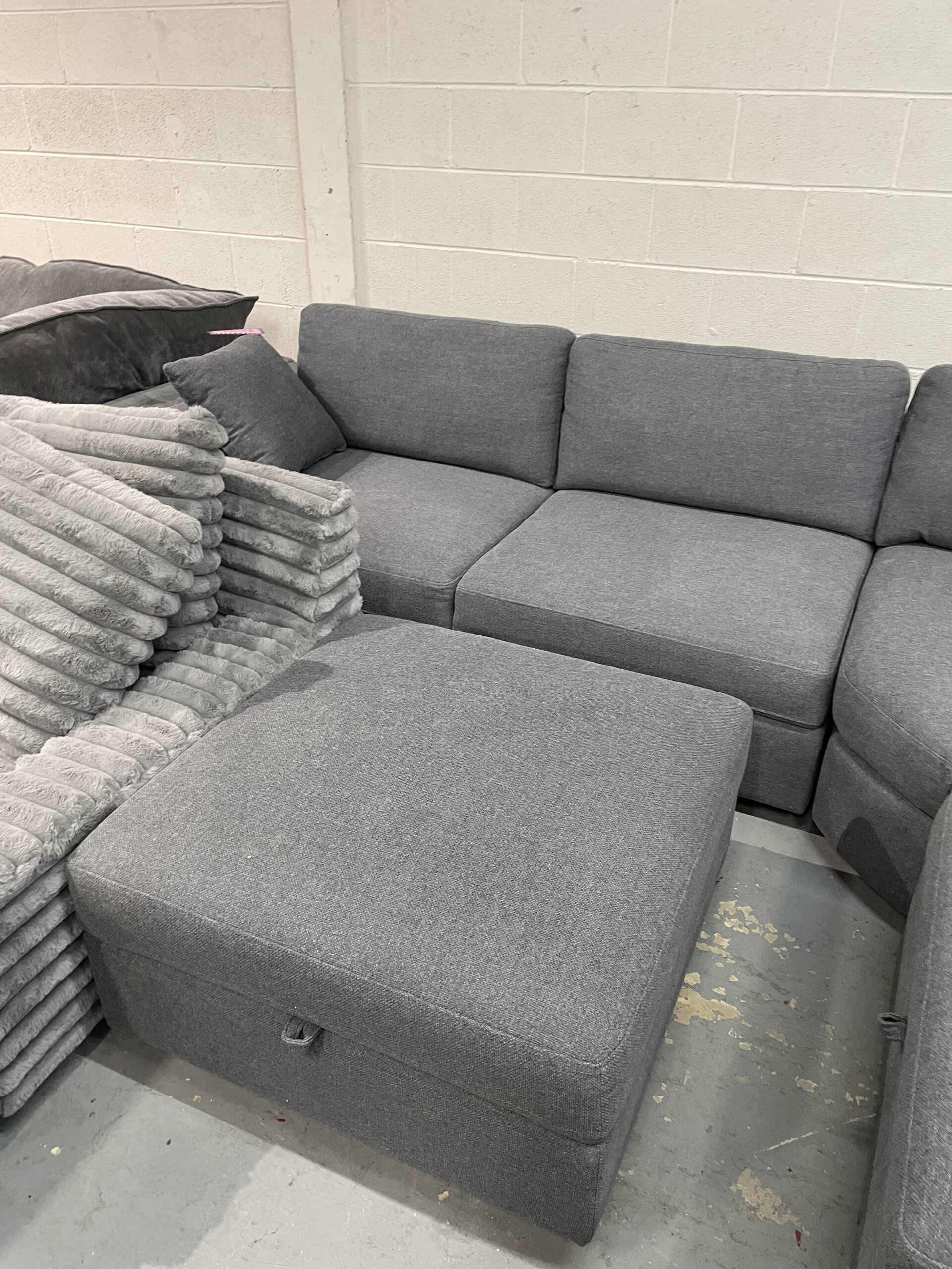 Thomasville Bryden Fabric Sectional with Storage Seats and Ottoman - Photo 4