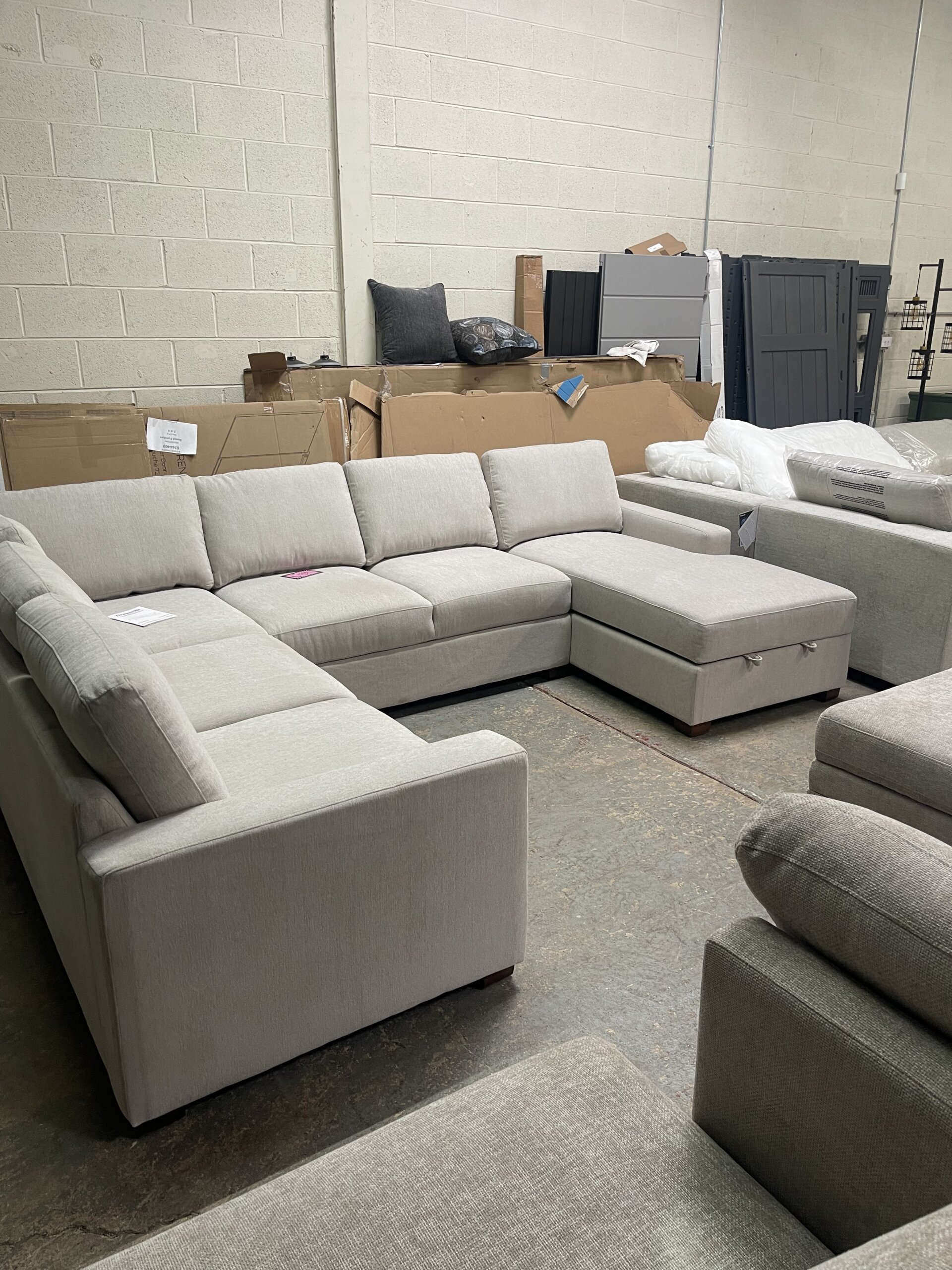 Thomasville Glenn Fabric Sectional with Storage Chaise - Photo 5