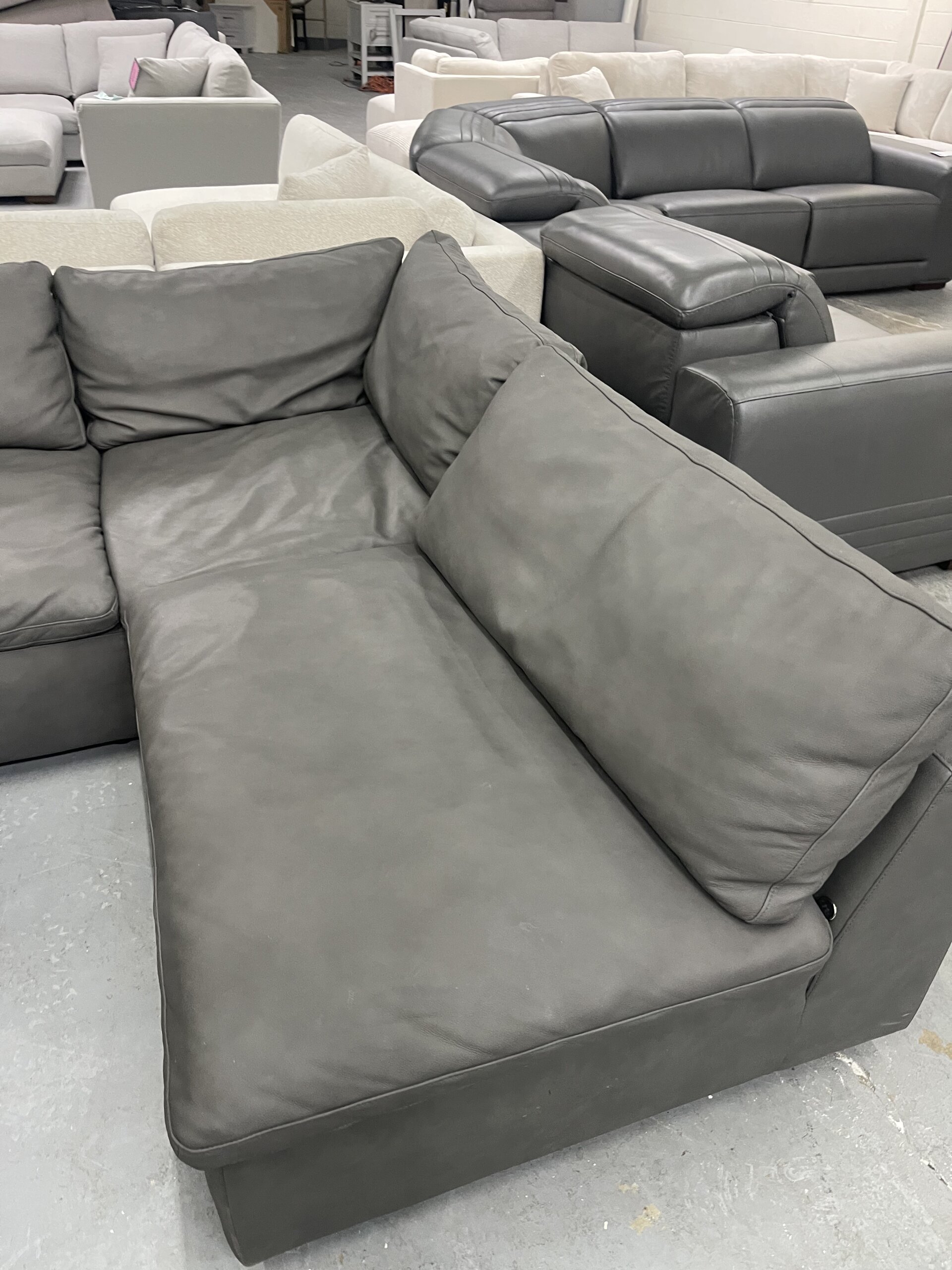 Wilshire 5-piece Modular Leather Sectional - Photo 4