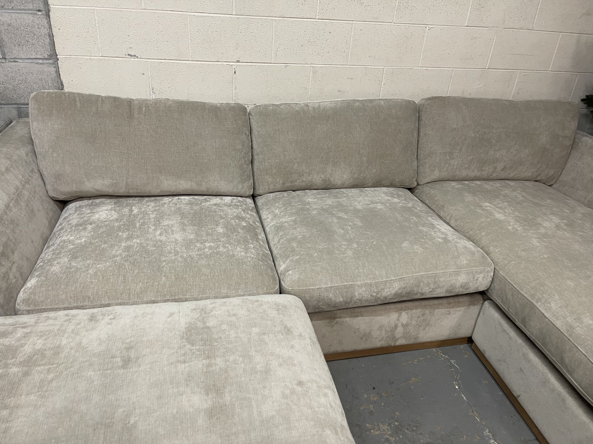 Henredon Caley Reversible Sofa Chaise with Ottoman - Photo 3