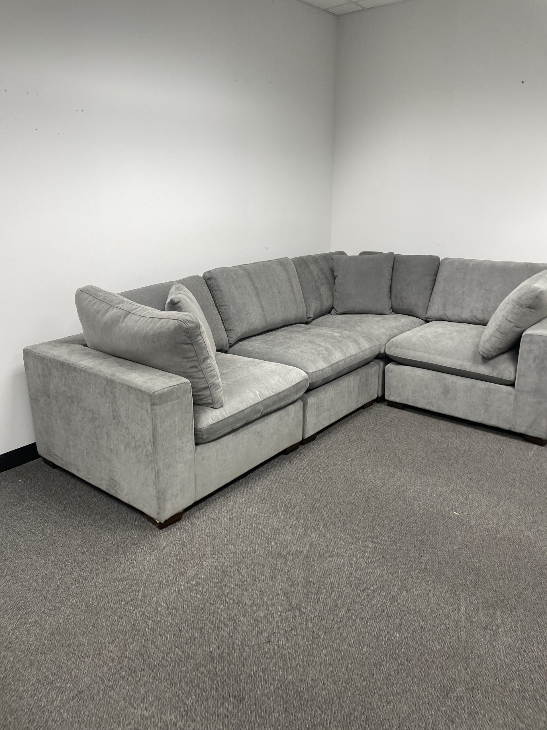 Thomasville Lowell 4-piece Fabric Modular Sectional - Photo 2