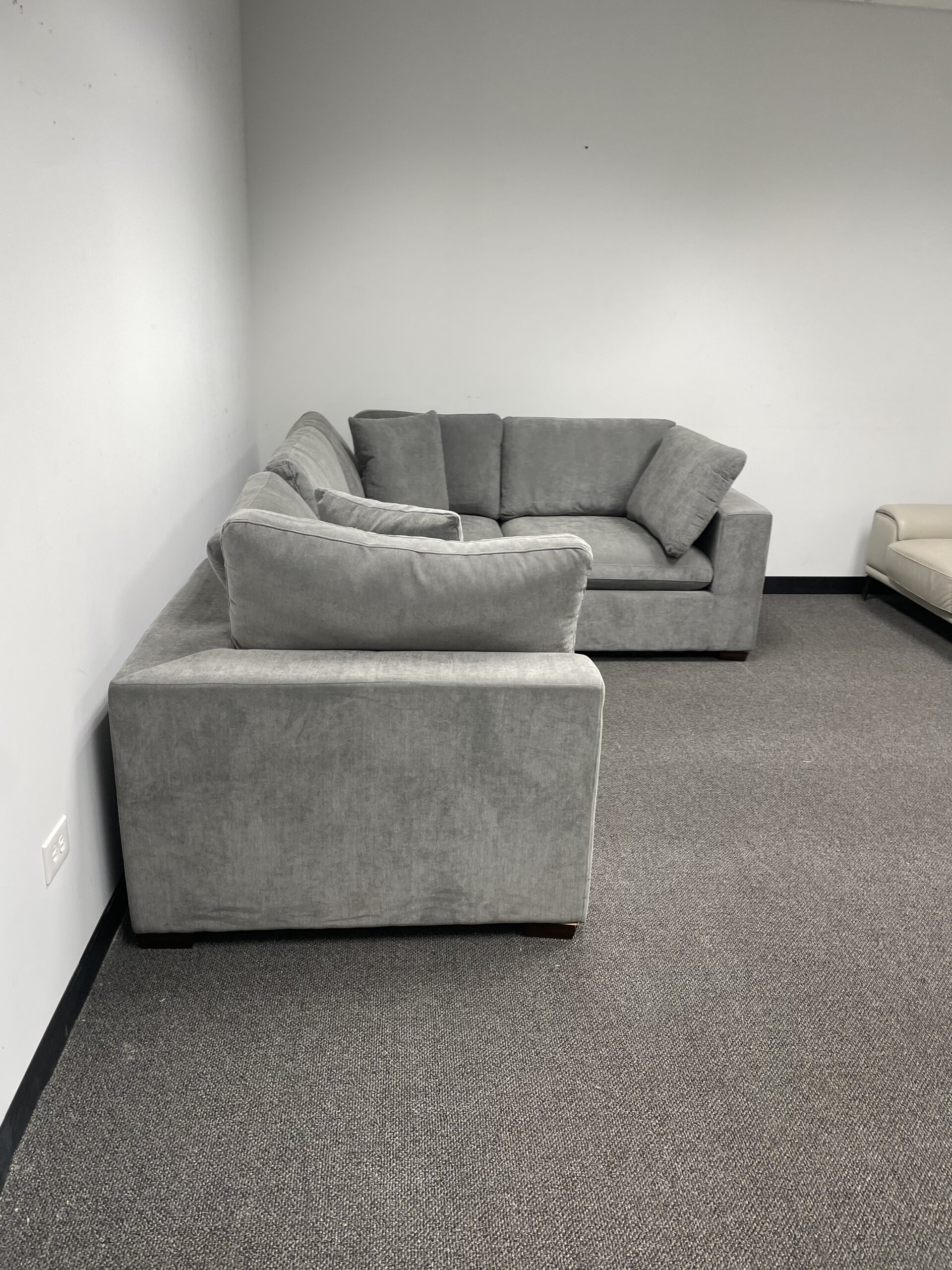 Thomasville Lowell 4-piece Fabric Modular Sectional - Photo 9