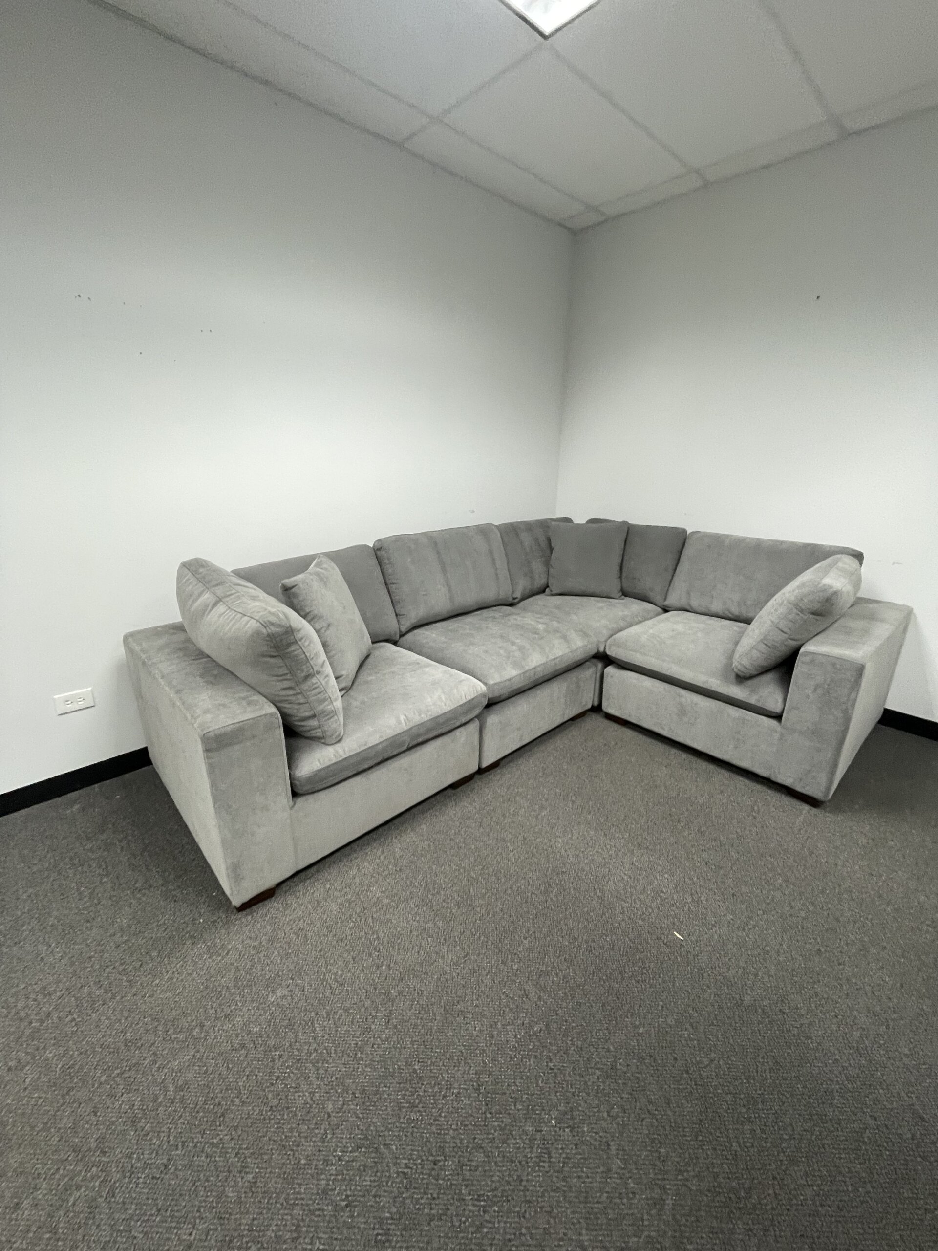 Thomasville Lowell 4-piece Fabric Modular Sectional - Photo 10