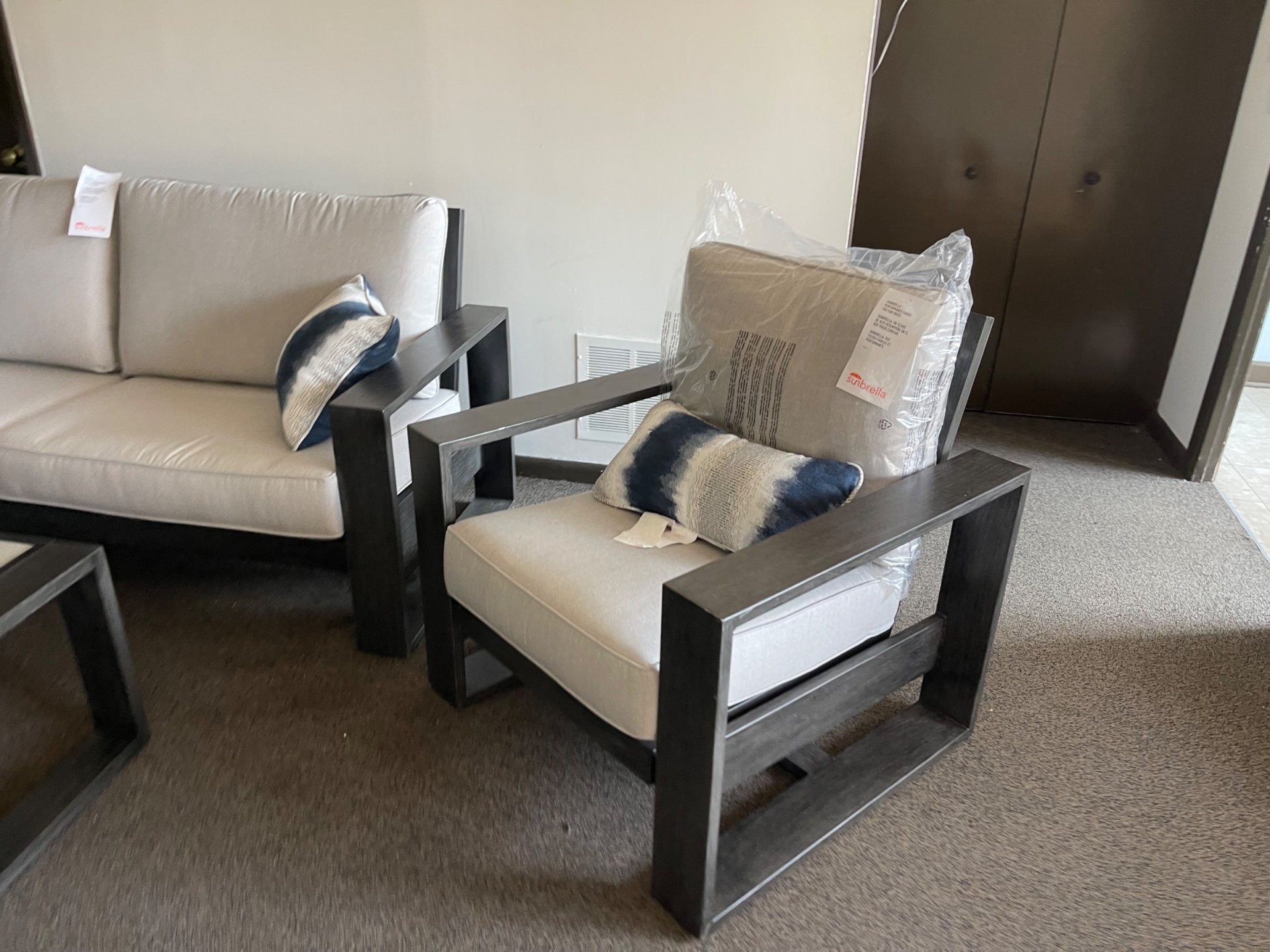 SunVilla Clifton 4-piece Outdoor Patio Seating Set - Photo 2