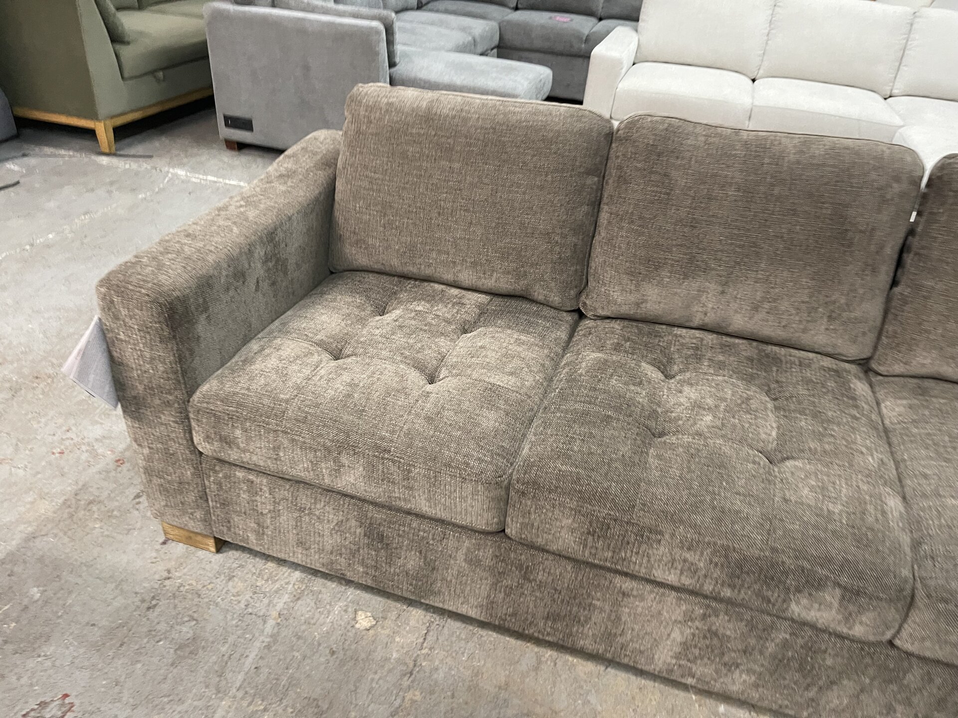 Thomasville Ellsford 2-piece Fabric Sectional, Brown - Photo 6