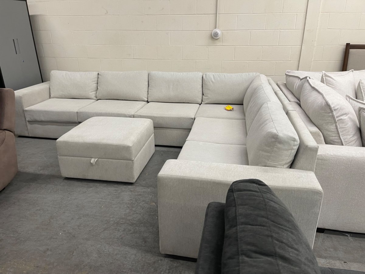 Flexsteel Flex 6-seat Sectional with Ottoman, Frost
