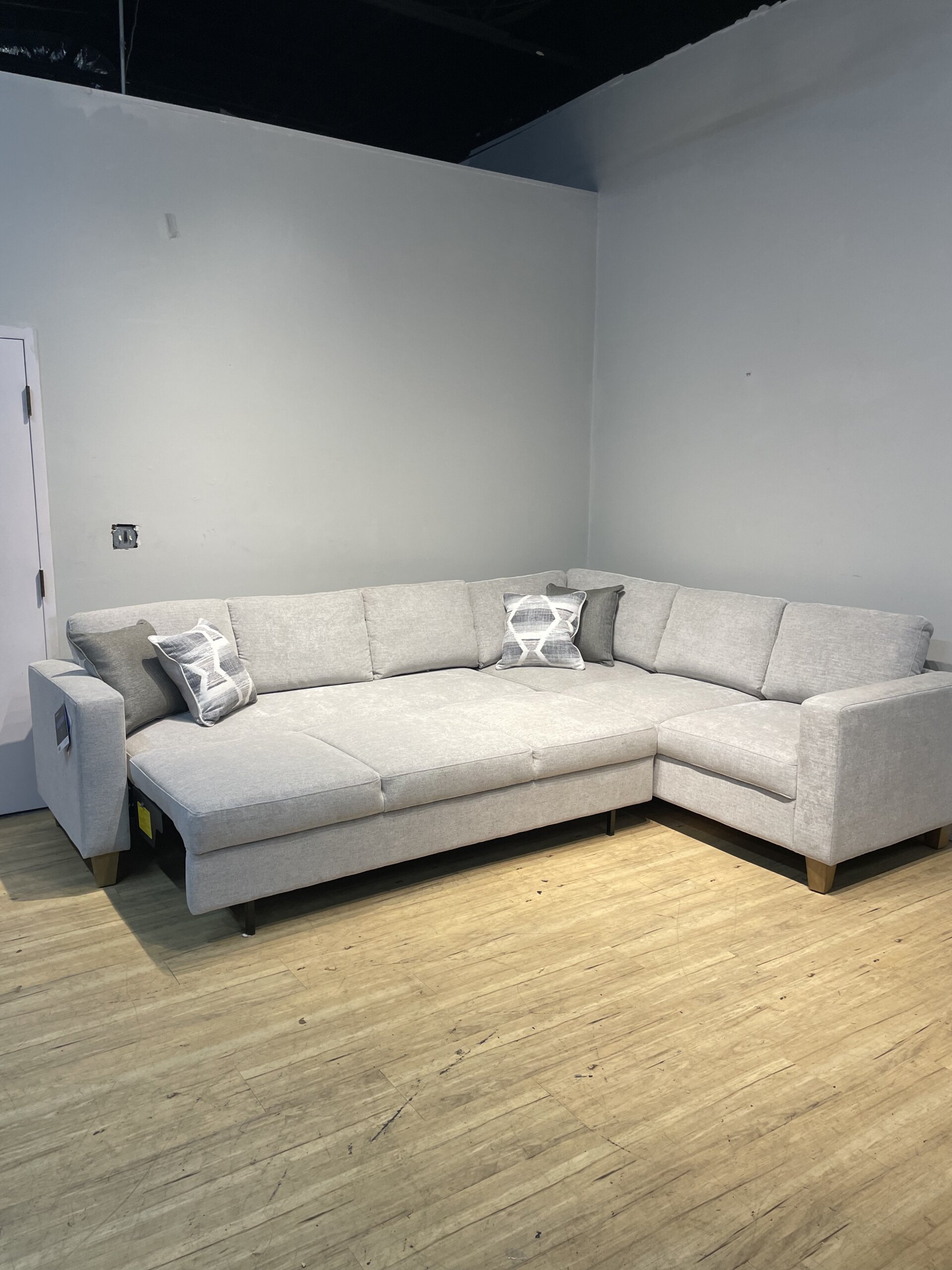 Thomasville Dillard Fabric Convertible Sleeper Sectional