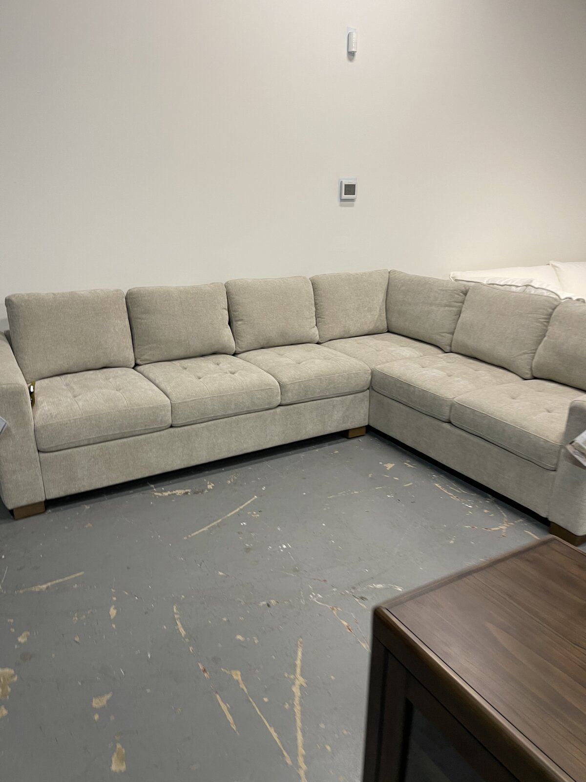 Thomasville Ellsford 2 Piece Fabric Sectional Beige - Image 3