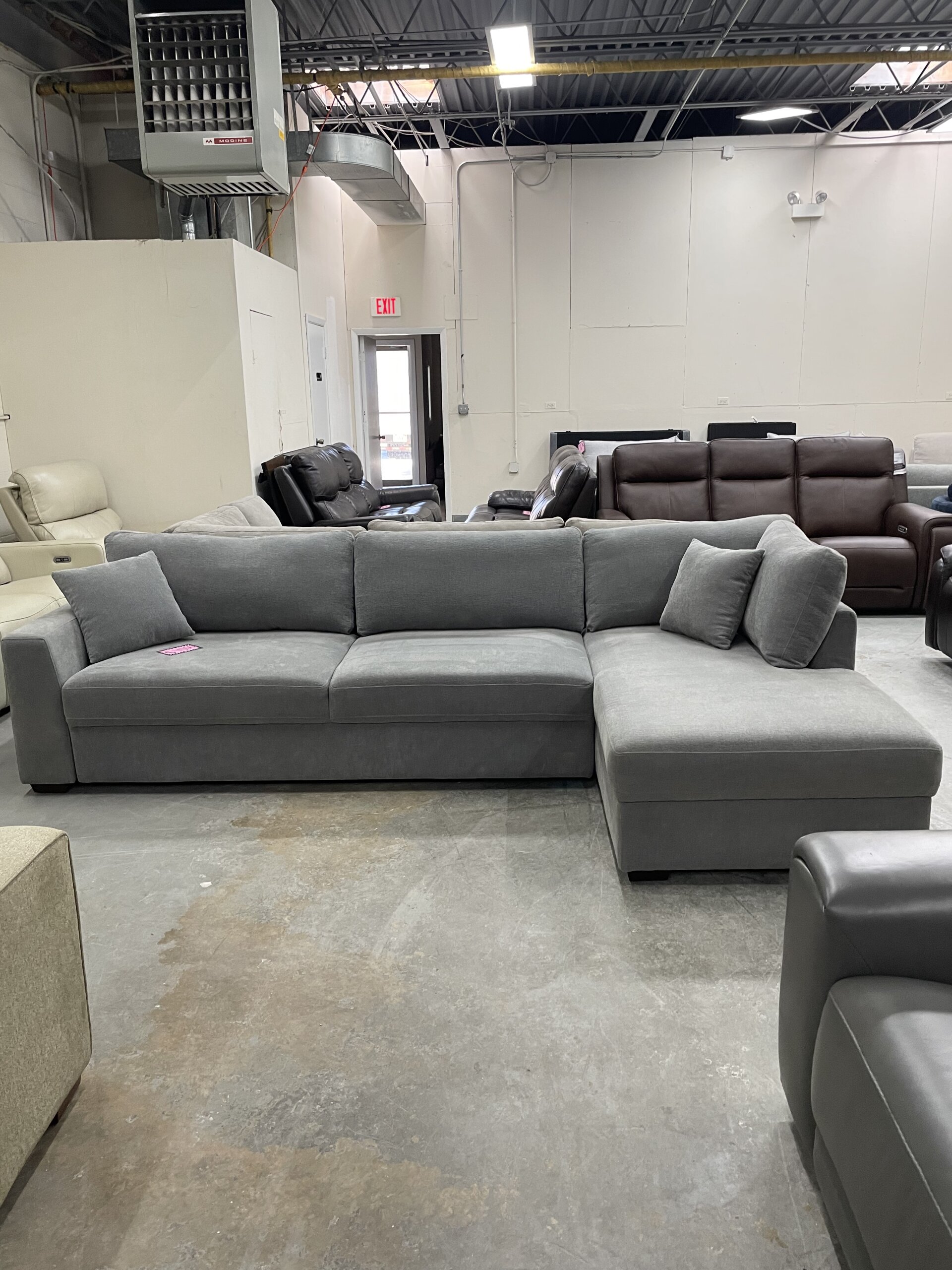Thomasville Camlin Convertible Sleeper Sectional with Chaise, Gray