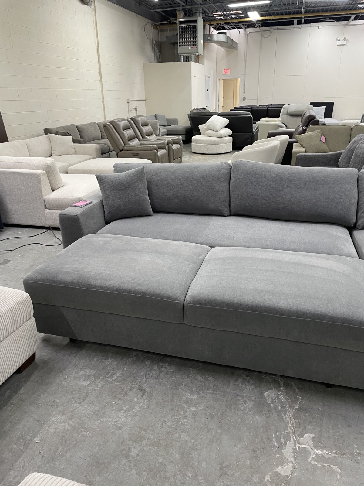 Thomasville Camlin Convertible Sleeper Sectional With Chaise Gray - Image 6