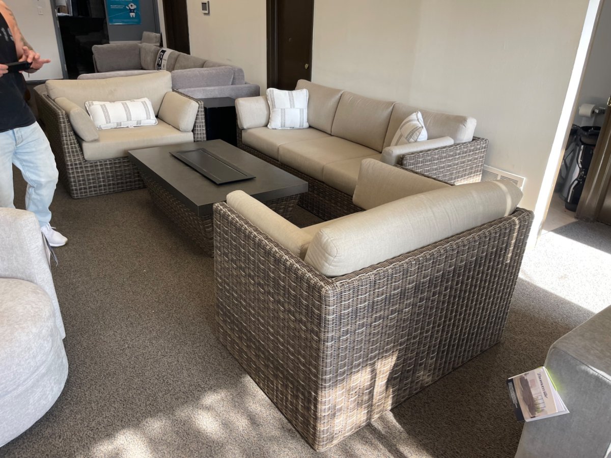 SunVilla Webster 5-piece Patio Conversation Set with Fire Table - Image 5