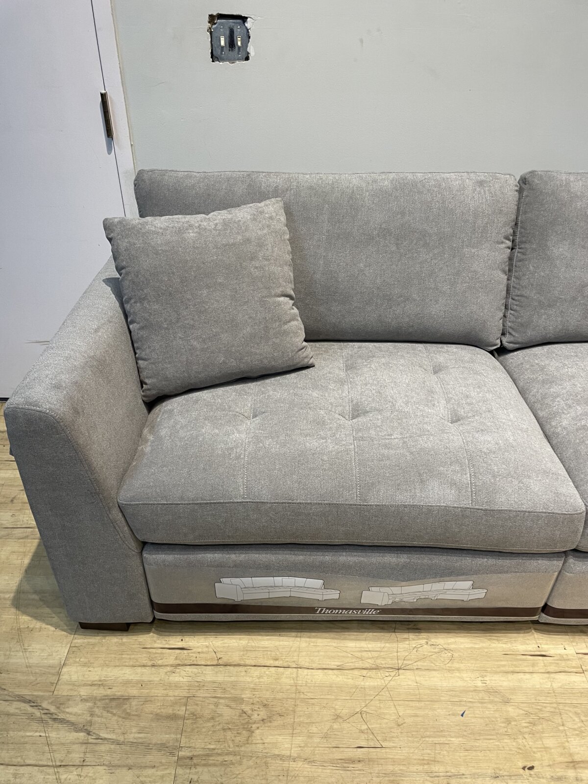 Thomasville Miles Fabric Sectional With Power Footrest - Image 3
