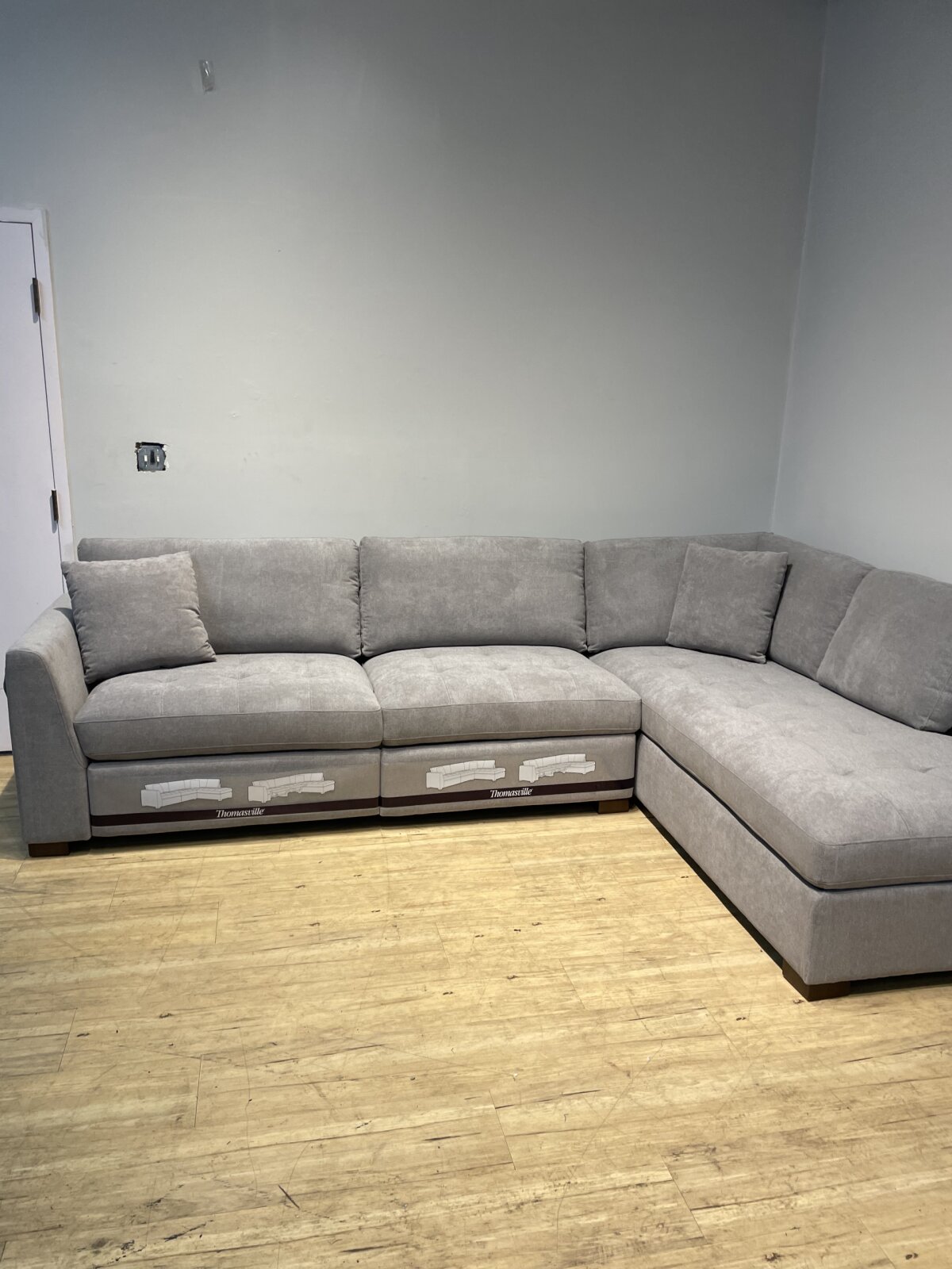 Thomasville Miles Fabric Sectional With Power Footrest - Image 6