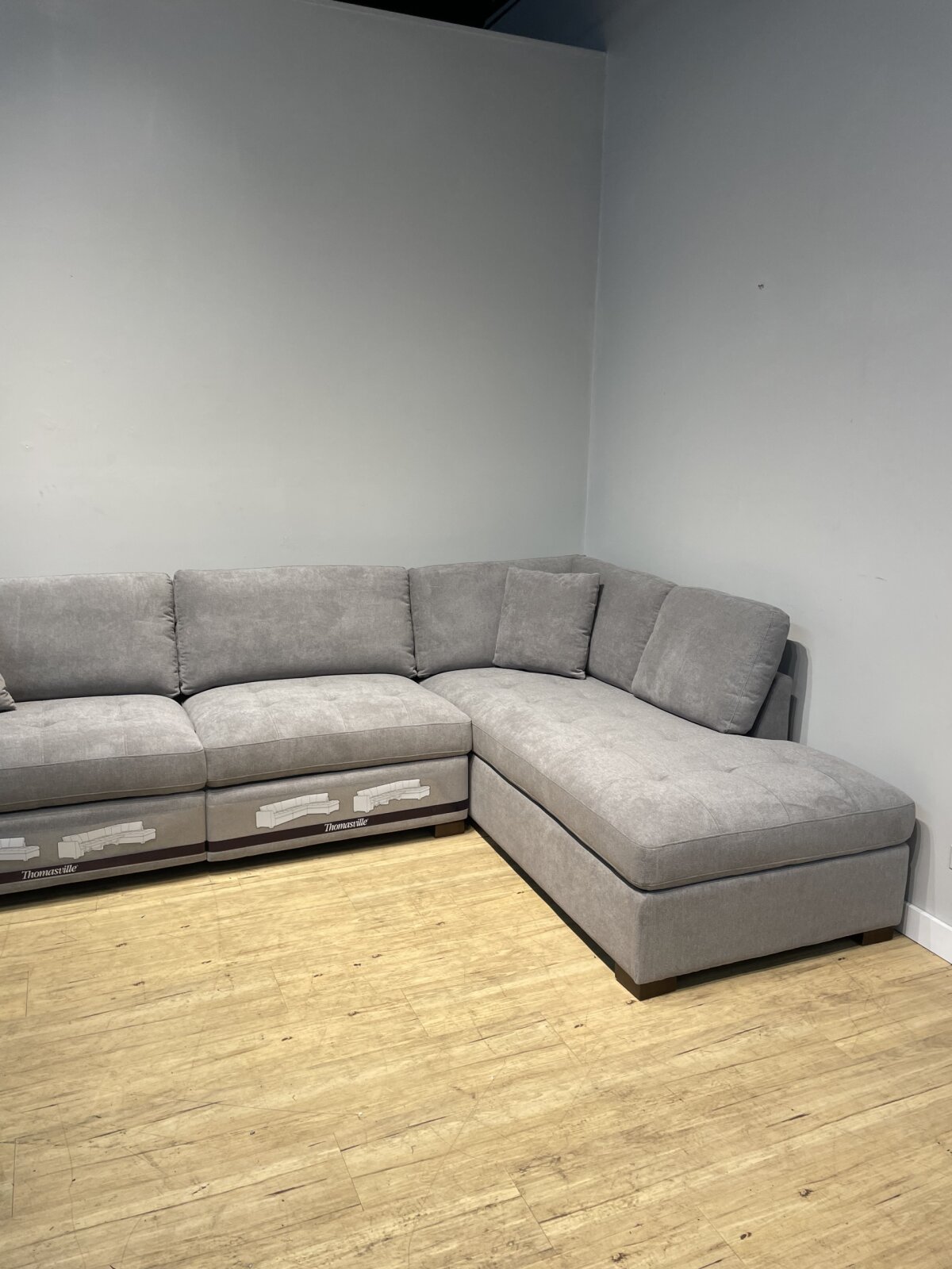 Thomasville Miles Fabric Sectional With Power Footrest - Image 7