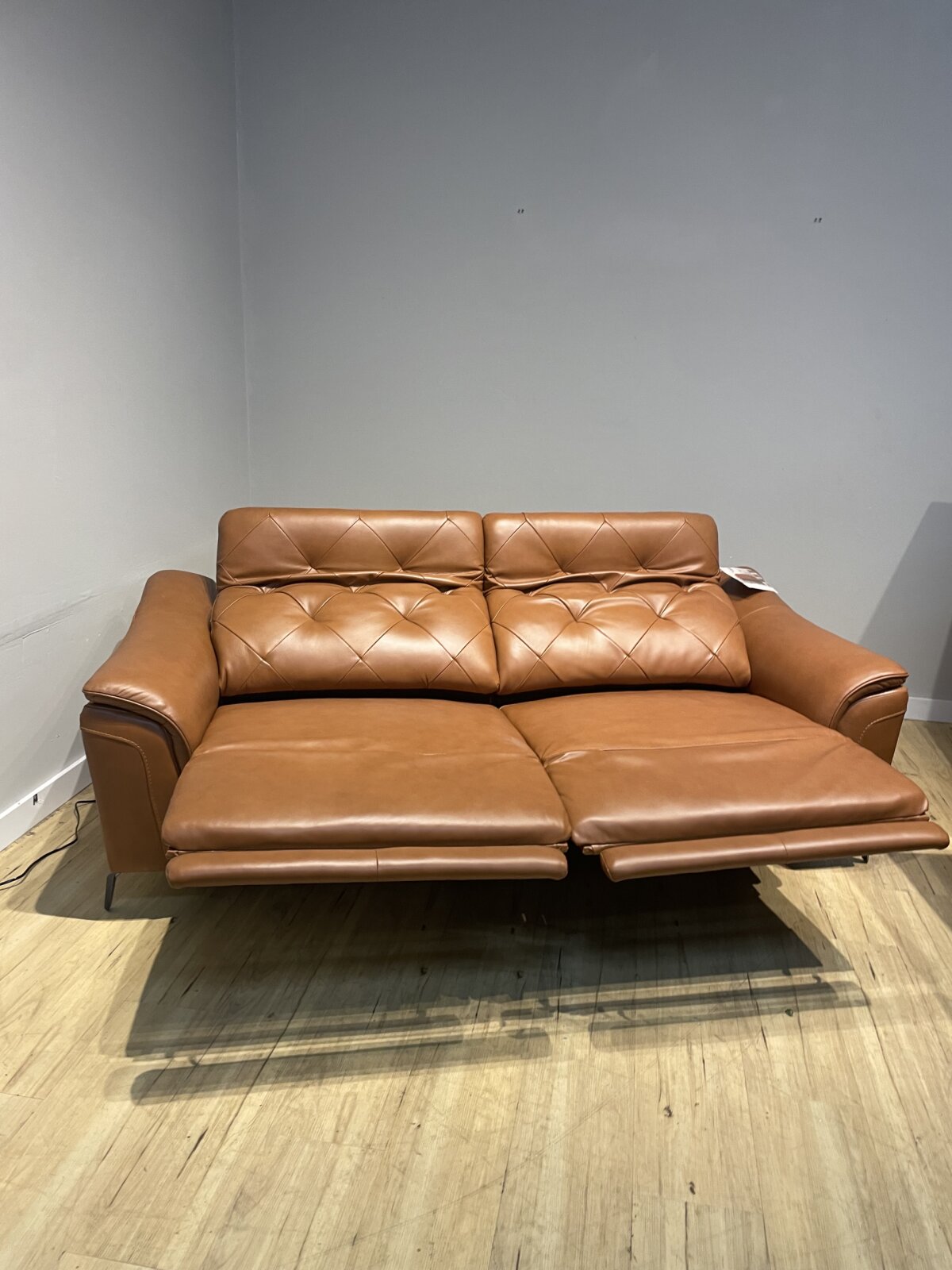 Carvel Leather Power Reclining Sofa With Power Headrest - Image 7
