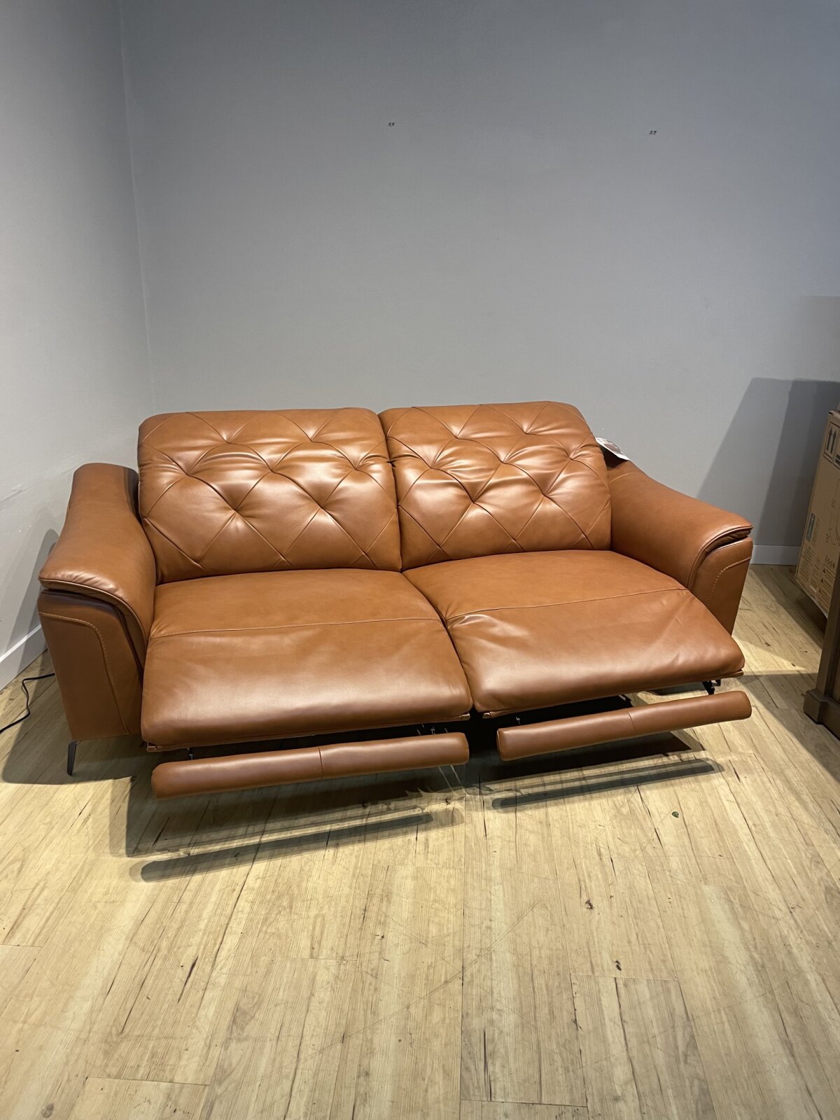 Carvel Leather Power Reclining Sofa With Power Headrest - Image 9