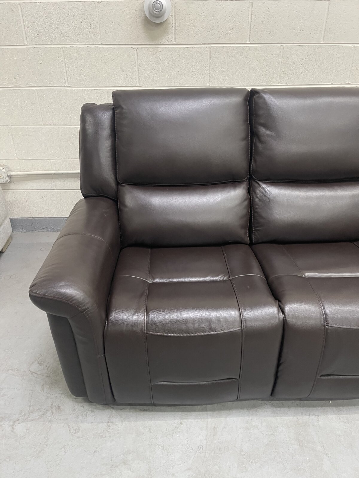 Alba Leather Power Reclining Sofa with Power Headrests - Image 3