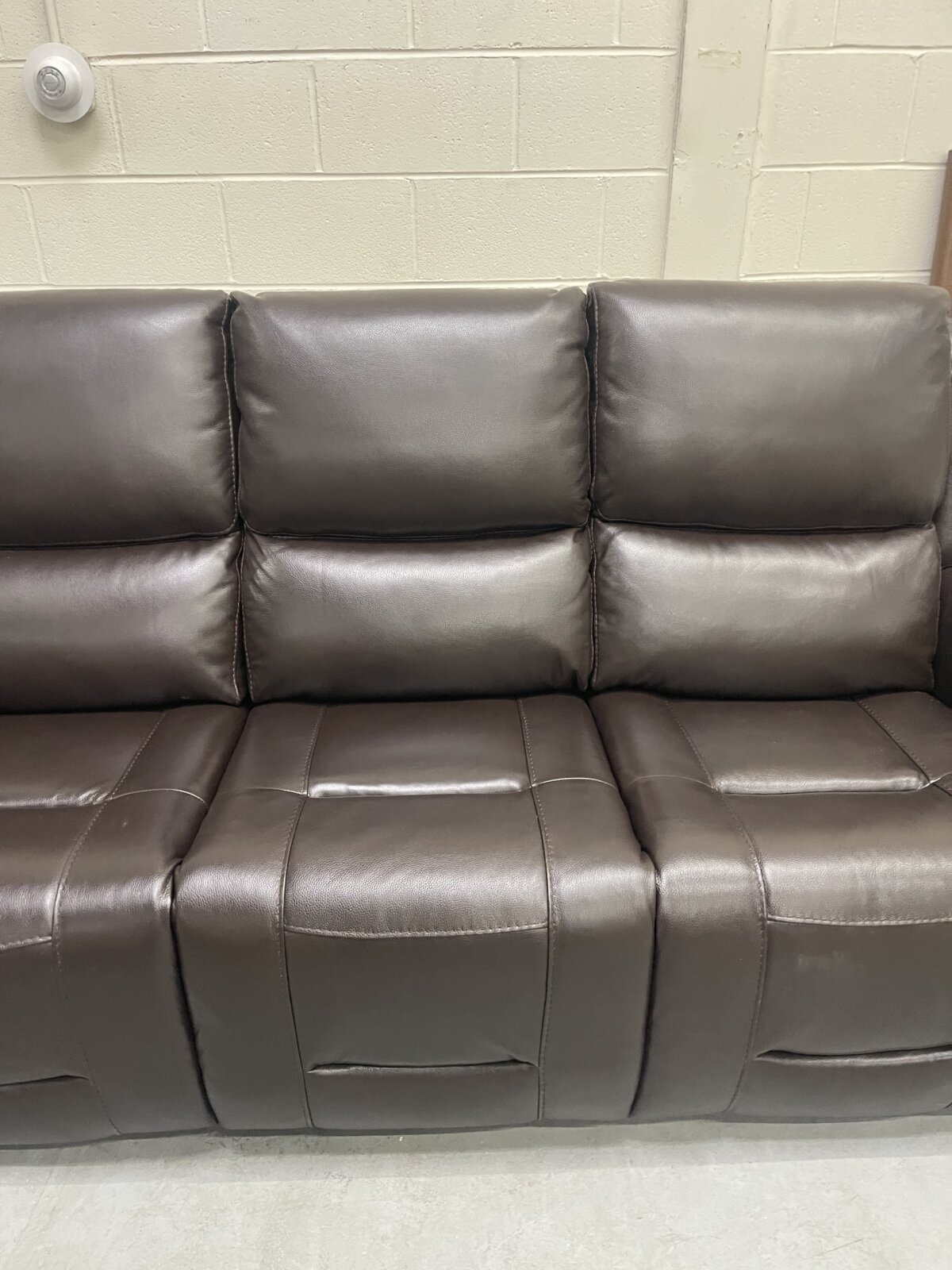 Alba Leather Power Reclining Sofa with Power Headrests - Image 4