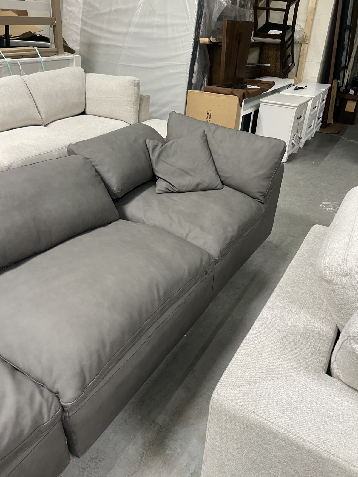 Wilshire 5 Piece Modular Leather Sectional - Image 3