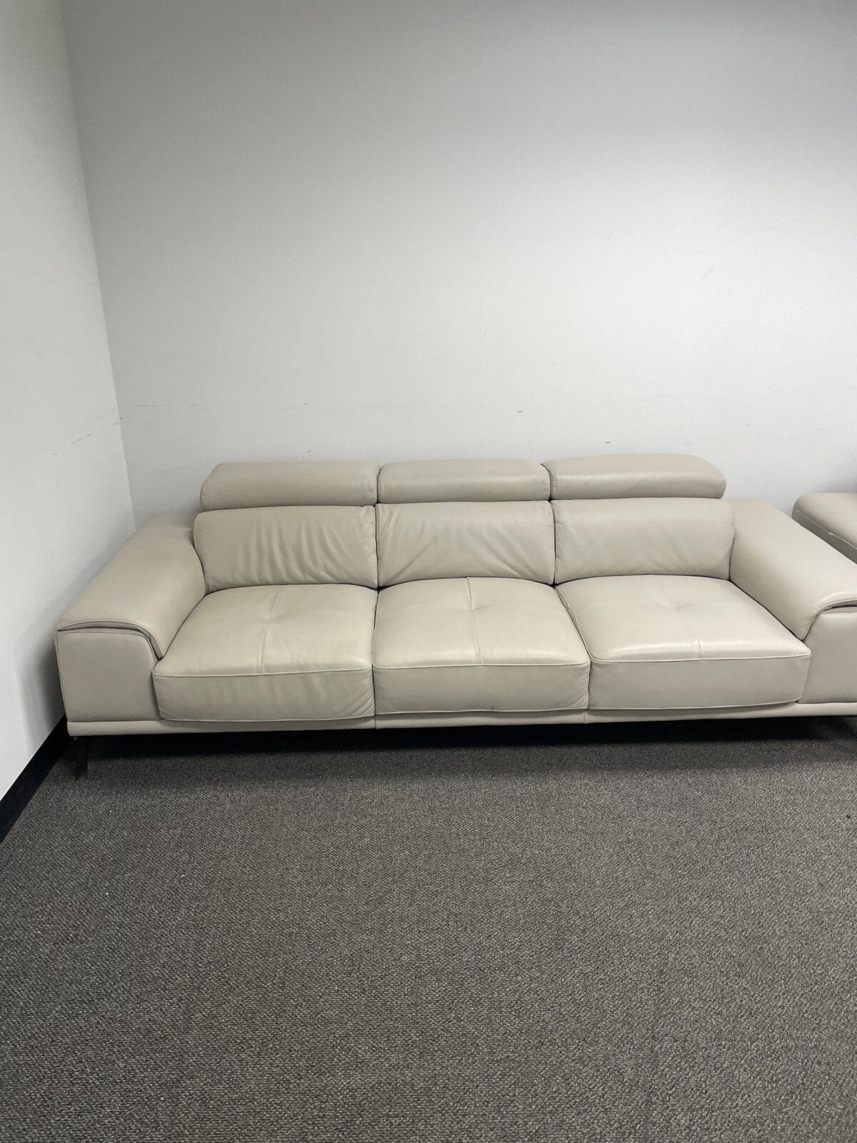 Kimora Top Grain Leather Sofa And Loveseat Set - Image 11