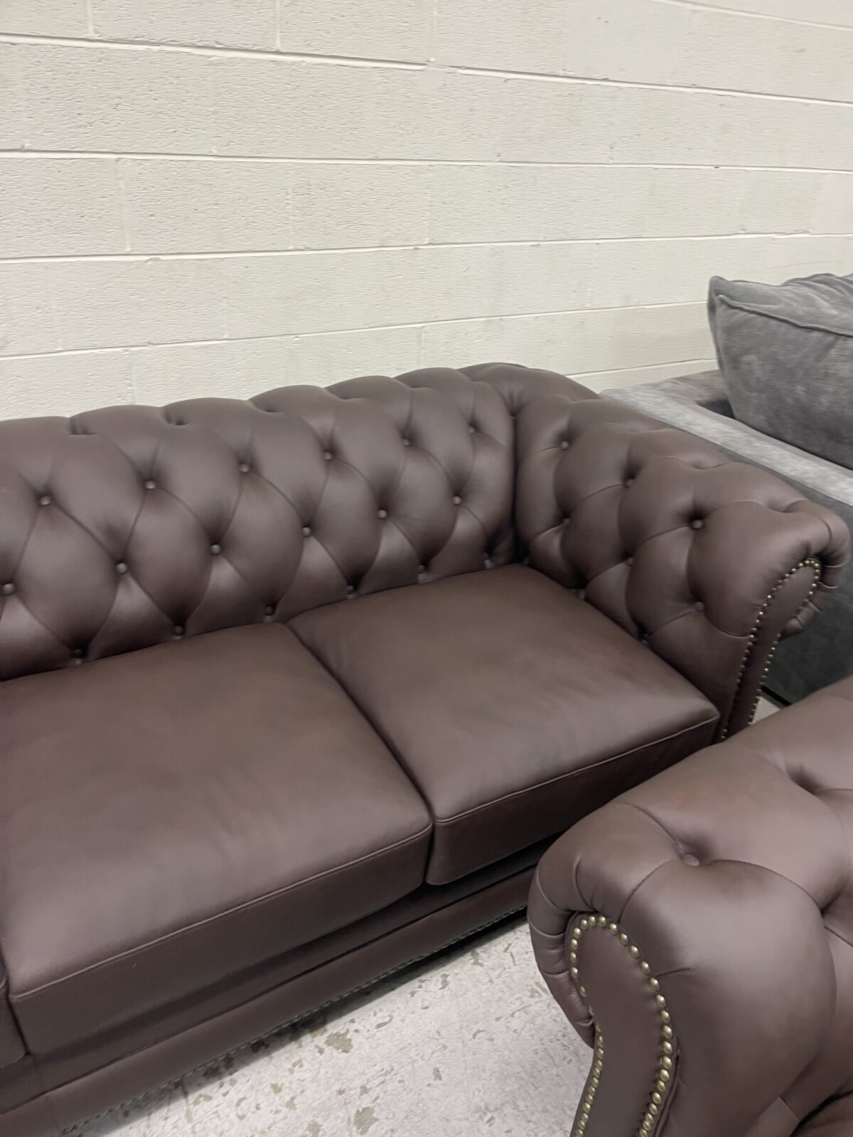 Culver 3 Piece Leather Chesterfield Set - Image 5