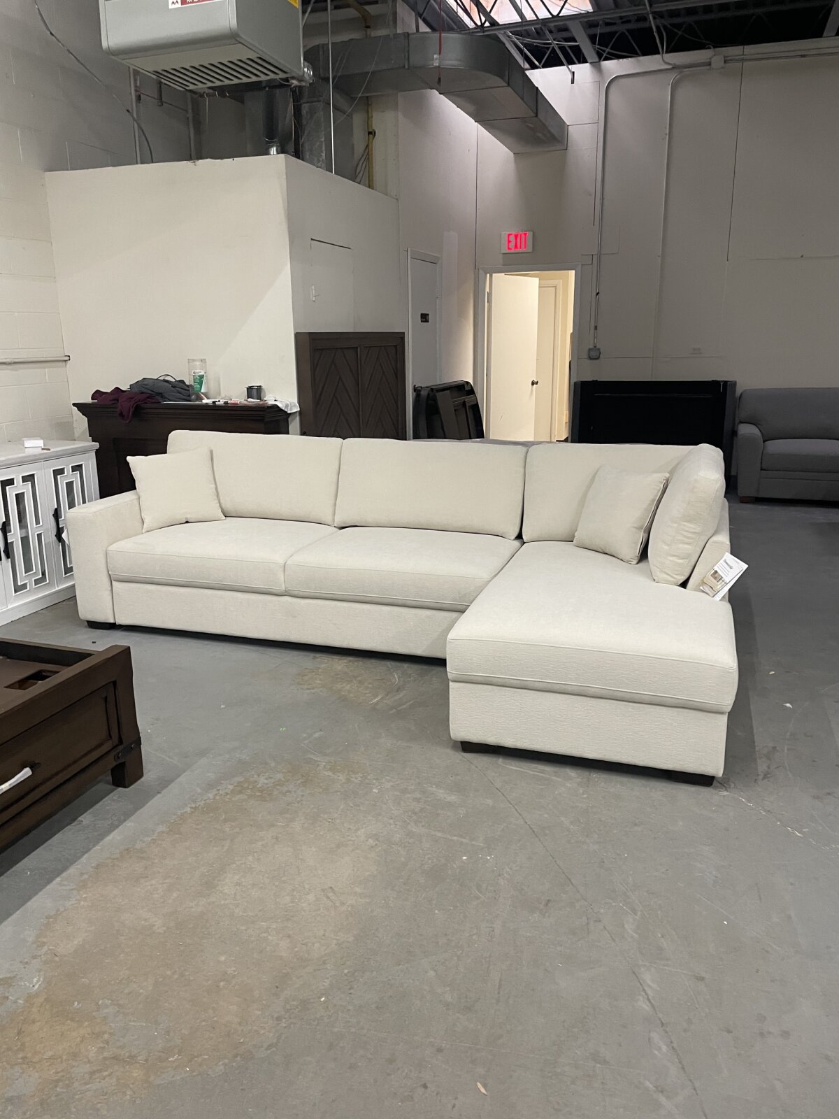 Thomasville Camlin Convertible Sleeper Sectional with Chaise, Beige