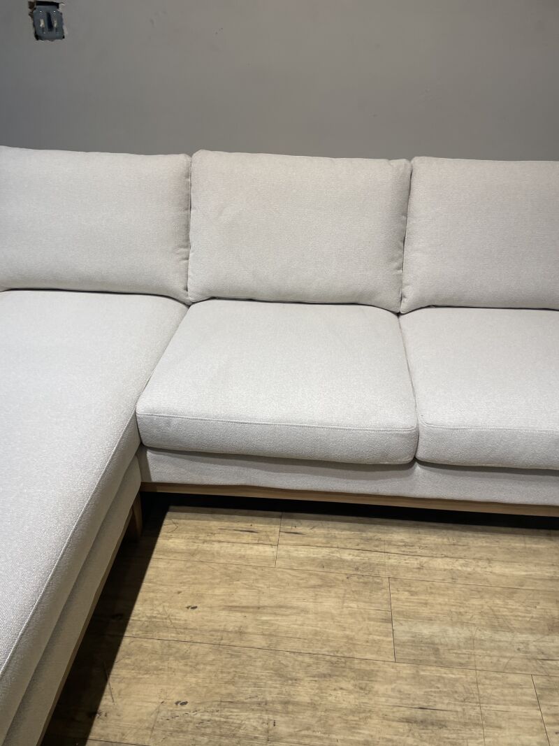 Henredon Murphy Sofa With Reversible Chaise - Image 3