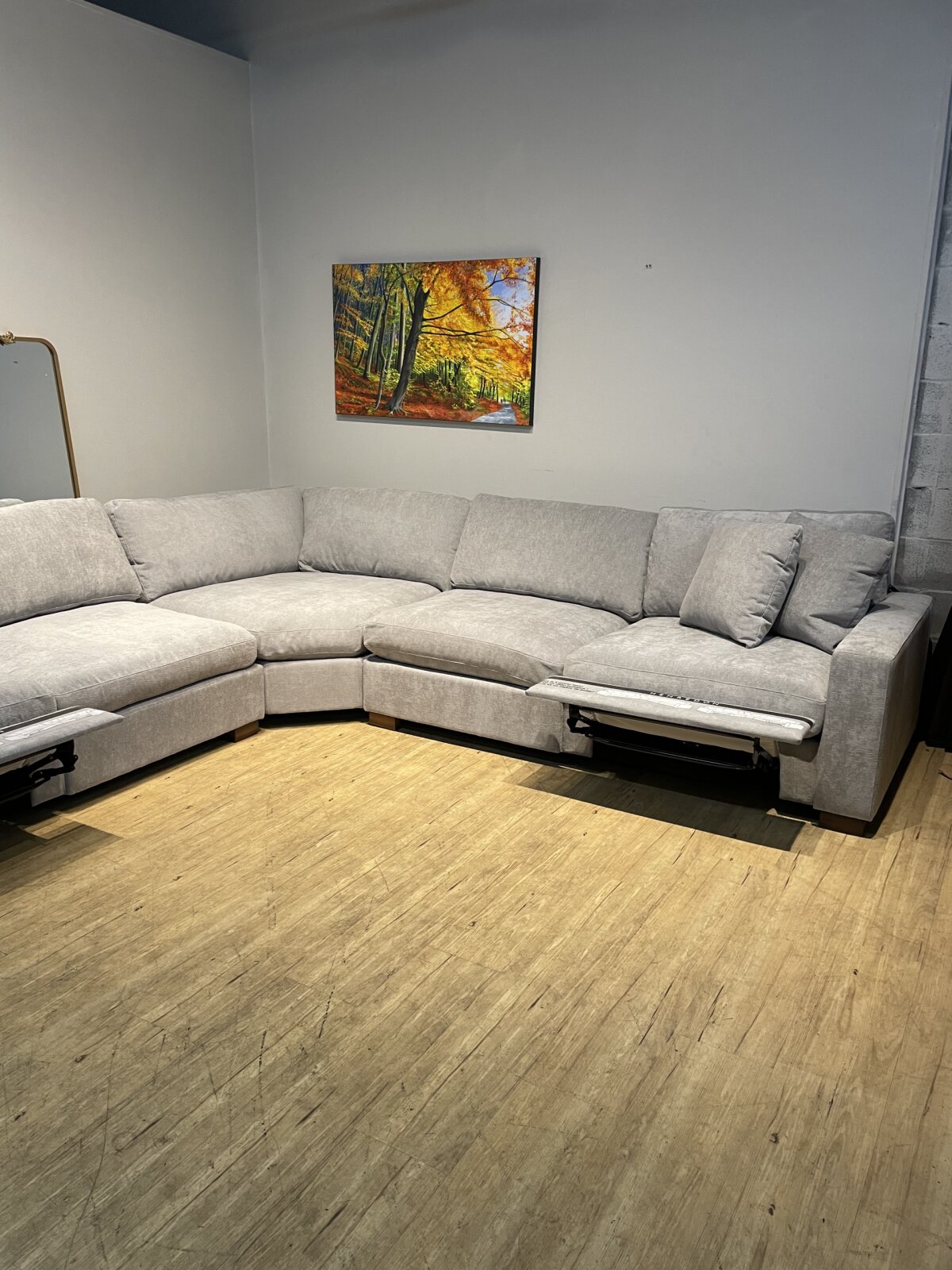Henredon Selene 3 Piece Sectional With Power Footrests - Image 3