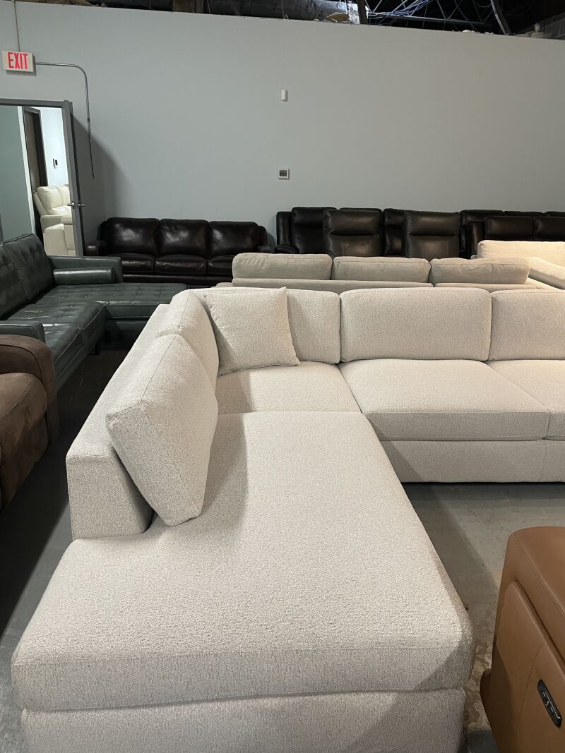 Andee Fabric Sectional With Ottoman - Image 2