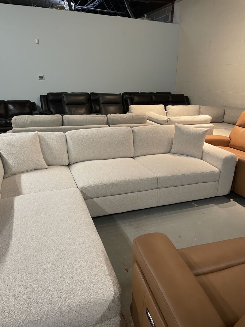 Andee Fabric Sectional With Ottoman - Image 3