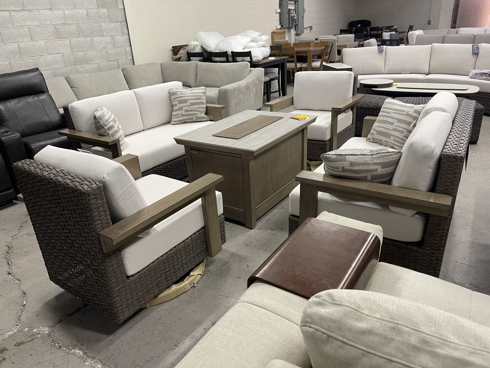 Agio Juniper 5-piece Outdoor Fire Seating Set