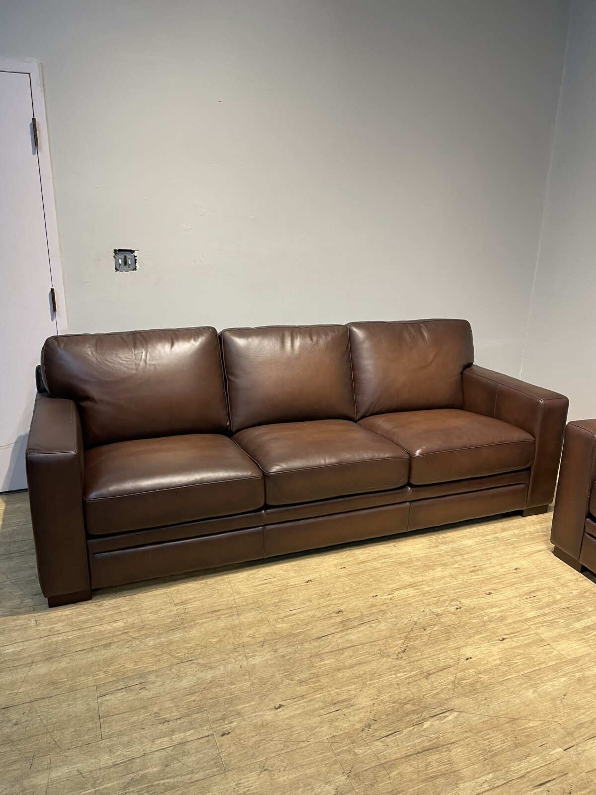 Luca 2 Piece Top Grain Leather Set Sofa And Chair - Image 3