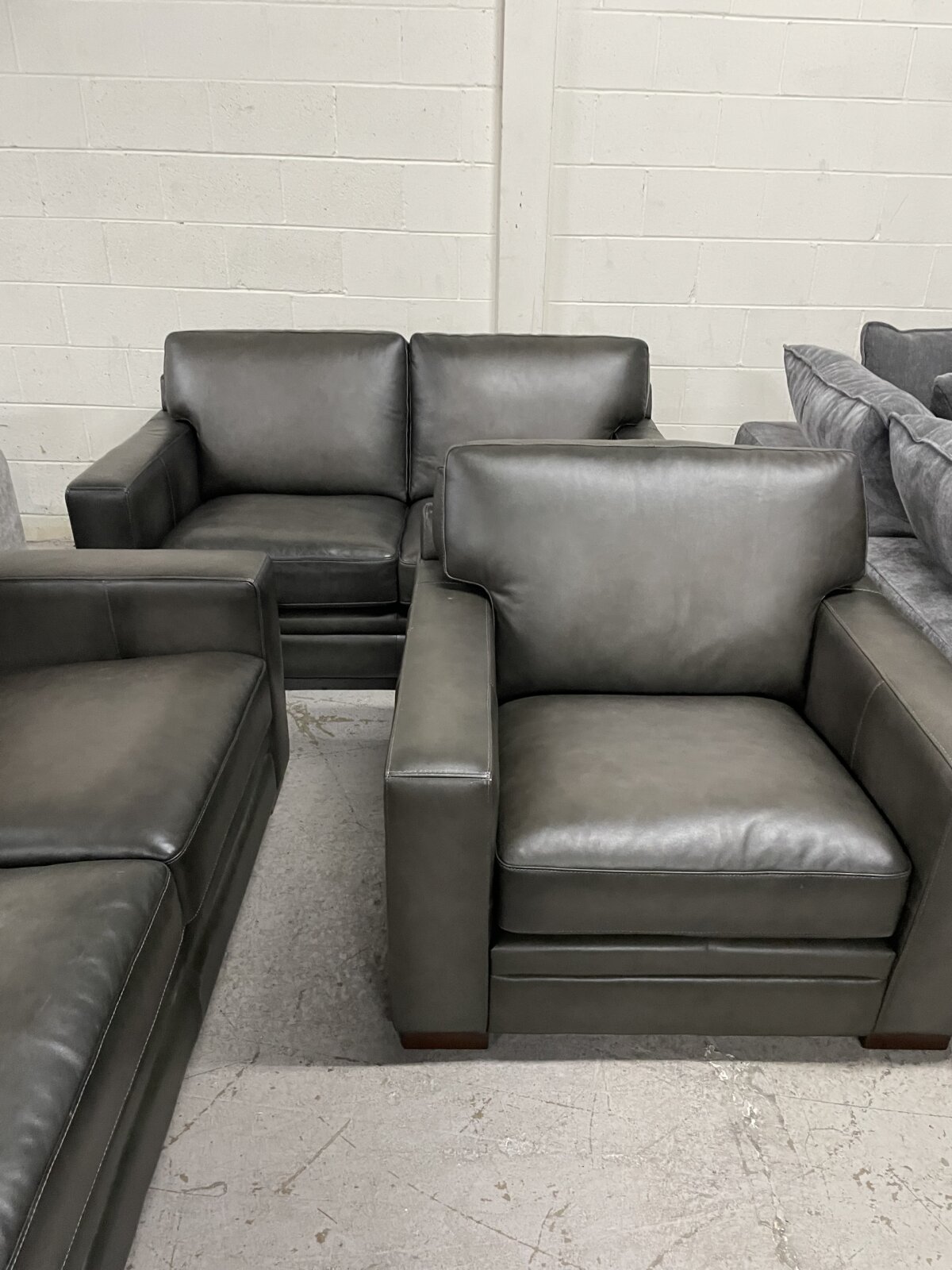 Luca 3 Piece Top Grain Leather Set - Image 6