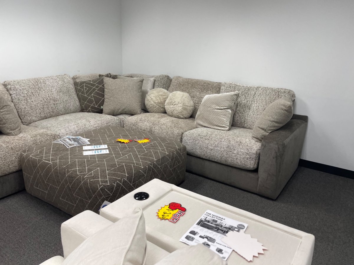 Jackson Furniture Canyon Sectional - Photo 2