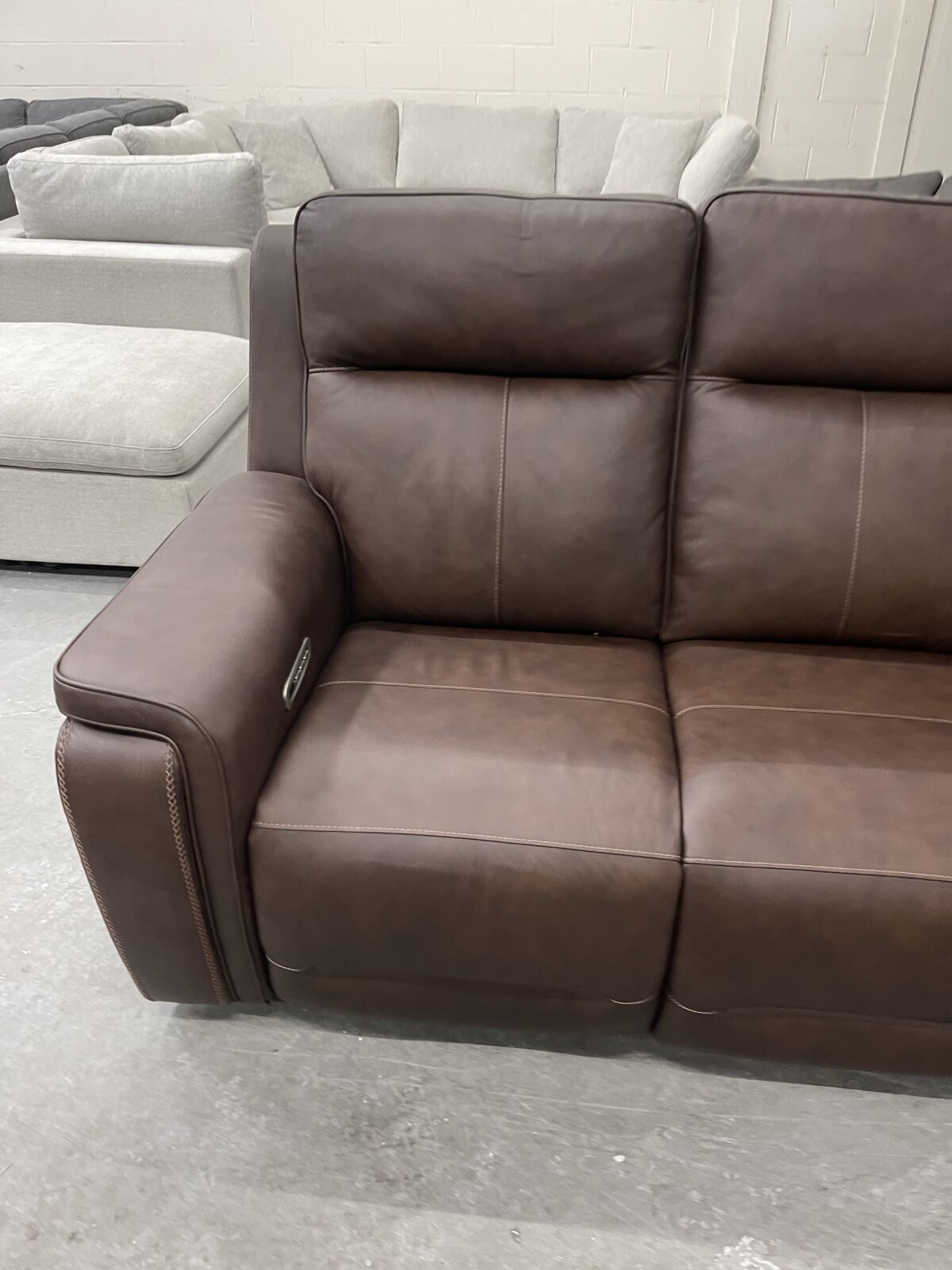 Flexsteel Griffin Italian Leather Power Reclining Sofa With Power Headrests - Image 3