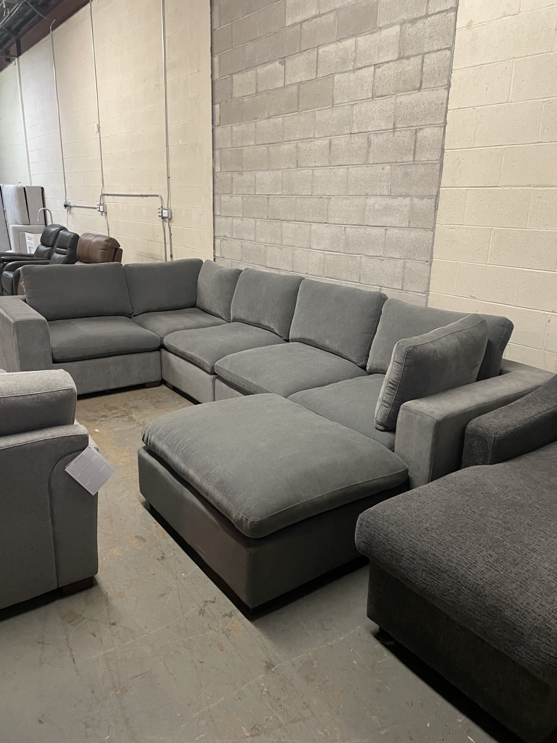 Thomasville Lowell 6-piece Fabric Modular Sectional, Dark Gray